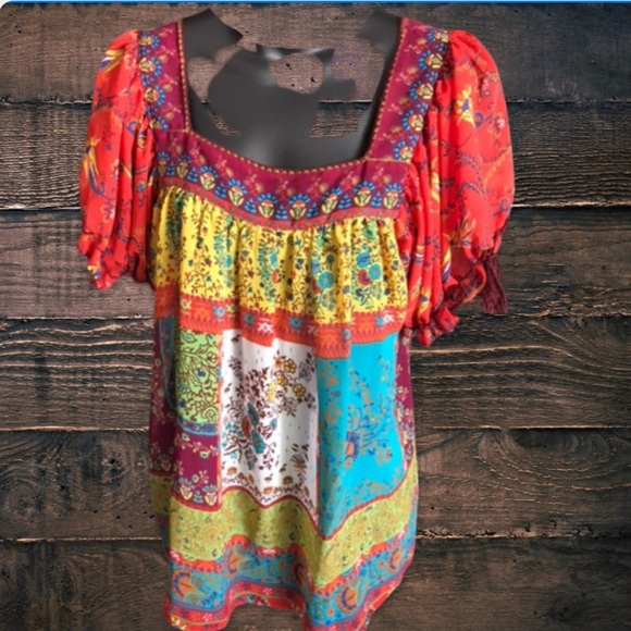 🌺Darling Boho sheer blouse patchwork like pattern - Picture 5 of 10